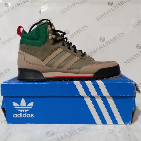 BOXED PAIR OF ADIDAS BAARA BOOTS IN STONE/GREEN UK SIZE 10