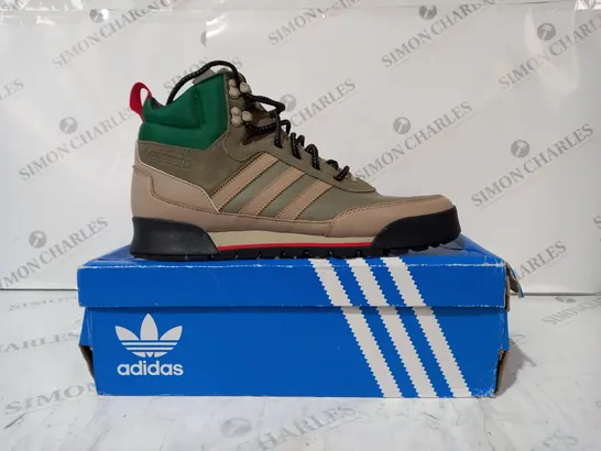 BOXED PAIR OF ADIDAS BAARA BOOTS IN STONE/GREEN UK SIZE 10