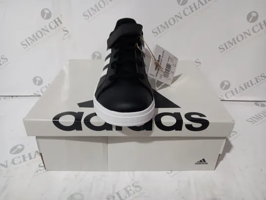 BOXED PAIR OF ADIDAS GRAND COURT 2.0 KIDS SHOES IN BLACK/WHITE UK SIZE 3.5