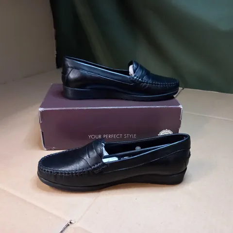 PAIR OF PAVERS BLACK LOAFERS - SIZE 6