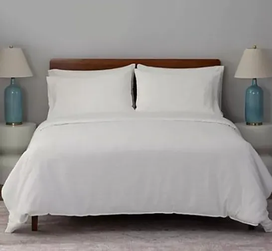 SUPERSOFT BY COZEE HOME JACQUARD SWIRL 4 PIECE DUVET SET WHITE DOUBLE