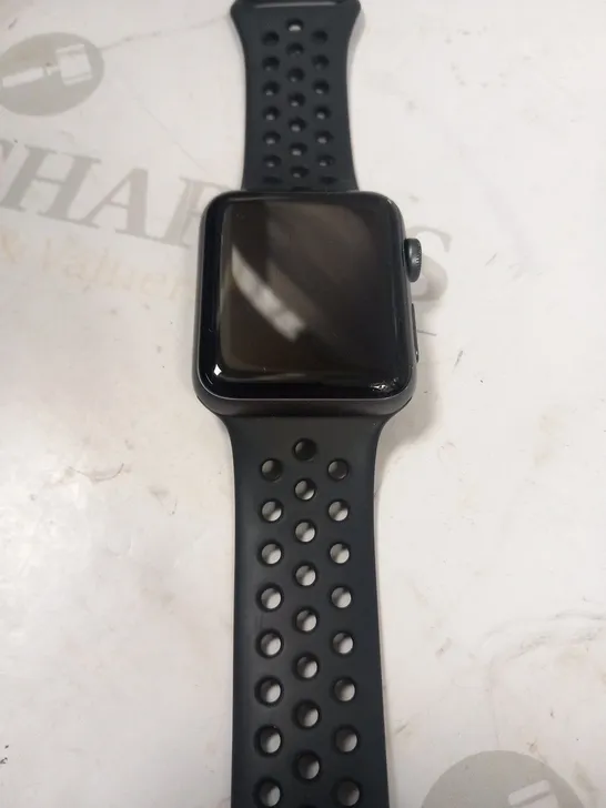 APPLE SERIES 3 SMART WATCH