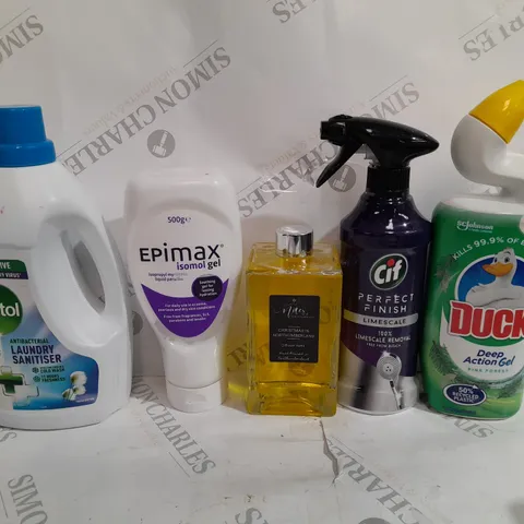 BOX OF APPROX 10 ASSORTED ITEMS TO INCLUDE - DETTOL LAUNDRY SANITISER - DUCK DEEP ACTION GEL - CIF PERFECT FINISH ECT 