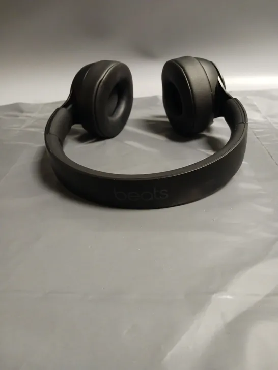 BEATS BY DRE BLACK WIRELESS HEADPHONES