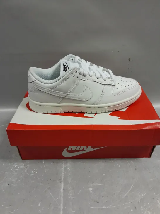 BOXED PAIR OF NIKE DUNK LOW TRAINERS IN WHITE - 4