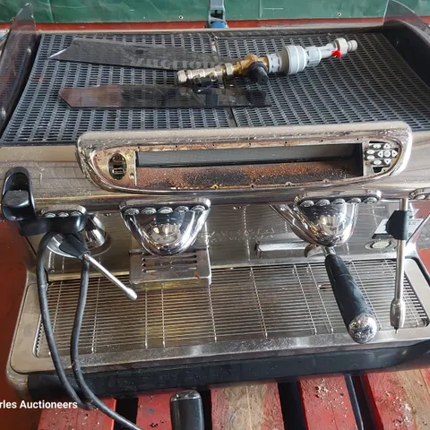 TRADITIONAL FAEMA EMBLEMA COFFEE MACHINE