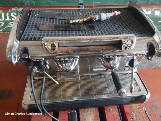 TRADITIONAL FAEMA EMBLEMA COFFEE MACHINE