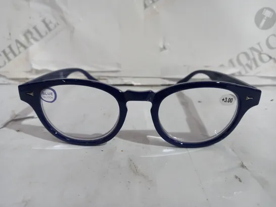 BOX OF 3 PAIRS OF BEN DE LISI READERS COLLECTION GLASSES