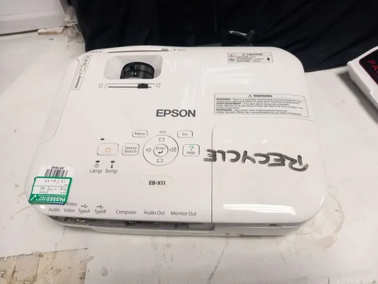 EPSON LCD PROJECTOR H435B