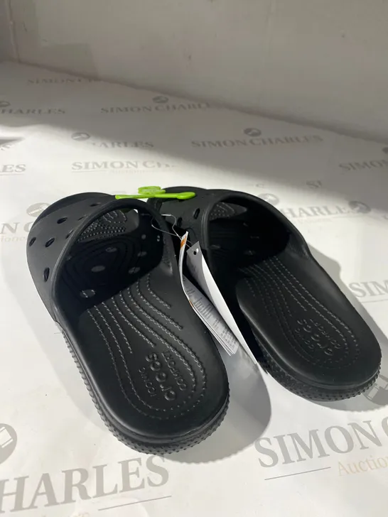 PAIR OF BLACK CROCS SIZE W5/M4