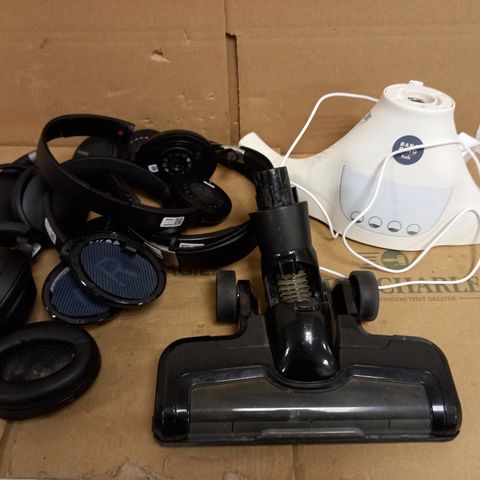 LOT OF APPROXIMATELY 10 ELECTRICAL ITEMS TO INCLUDE HEADPHONES, VACUUM CLEANER PARTS, BABY SWINGER MOTOR ETC
