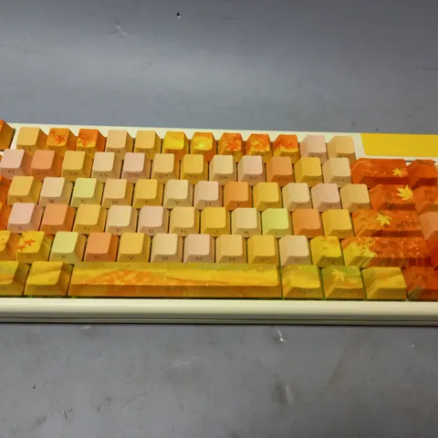 DUSTSILVER K84 SERIES MECHANICAL KEYBOARD IN AUTUMN DESIGN