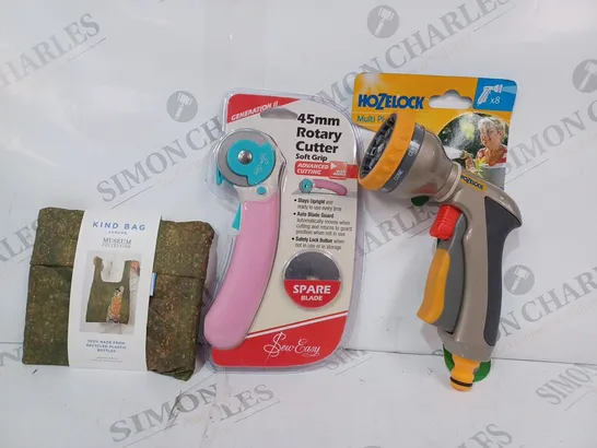 APPROXIMATELY 10 ASSORTED HOUSEHOLD ITEMS TO INCLUDE HOZELOCK HOSE HEAD, 45MM ROTARY CUTTER, KIND BAG STORAGE BAG, ETC