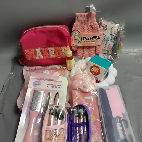 BOX OF APPROXIMATELY 12 COSMETIC ITEMS TO INCLUDE - HAIR SYRUP RAPUNZEL OIL - SOAP&GLORY EXFOLIANT SCRUB GLOVES - HEAD TO TOE PROFESSIONAL PEDICURE SET - ETC