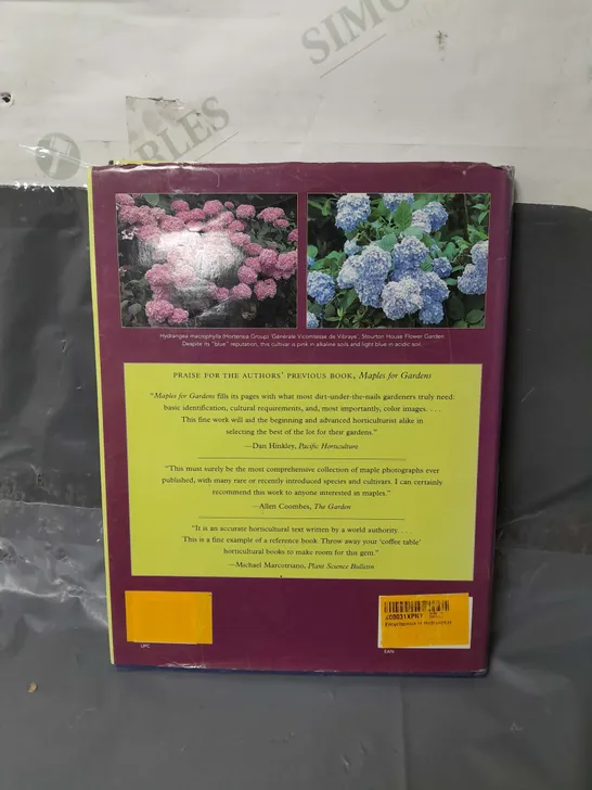 ENCYCLOPEDIA OF HYDRANGEAS C.J VAN GELDEREN & D.M. VAN GELDEREN 