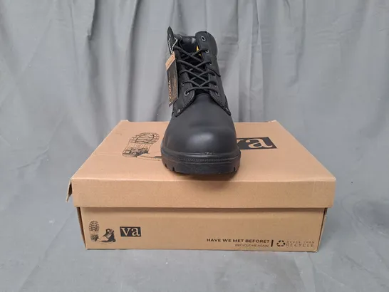 BOXED PAIR OF VA HIGH ANKLE SAFETY BOOTS IN BLACK UK SIZE 12