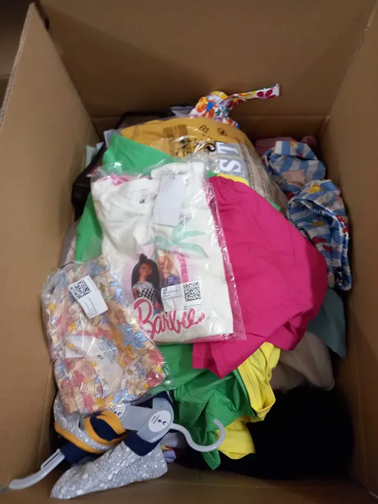 LARGE BOX OF ASSORTED KIDS CLOTHING ITEMS TO INCLUDE BAGS, BABY GROWS AND DRESSES