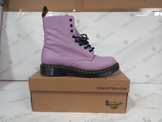 BOXED PAIR OF DR MARTENS 1460 PASCAL ANKLE BOOTS IN LILAC UK SIZE 8