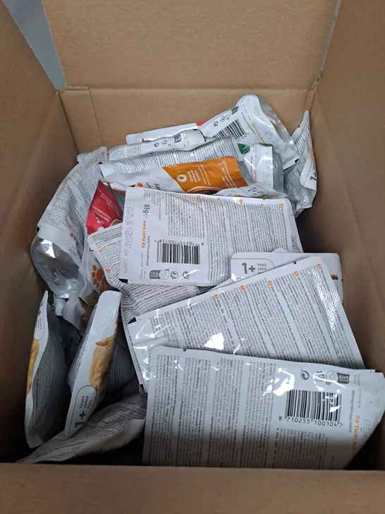 IAMS BOX OF APPROX 30 CATFOOD POUCHES IN ASSORTED FLAVOURS