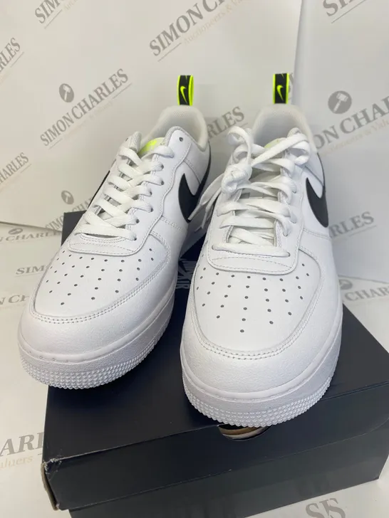 BOXED PAIR OF NIKE AIR FORCE 1 '07 WHITE TRAINERS SIZE 10