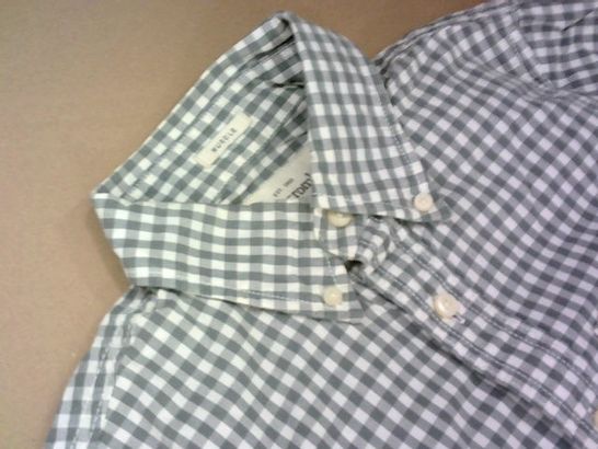 ABERCROMBIE & FITCH MUSCLE GREY CHECK LONG SLEEVE SHIRT - S