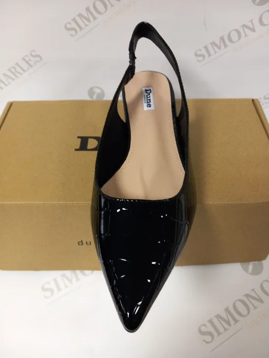 BOXED DUNE BLACK SYNTHETIC FLAT POINT QUILT HEEL SIZE 6