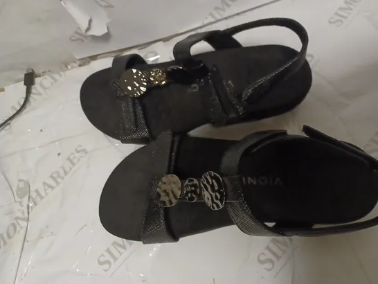 VIONIC REST FARRA LIZARD BLACK SANDALS