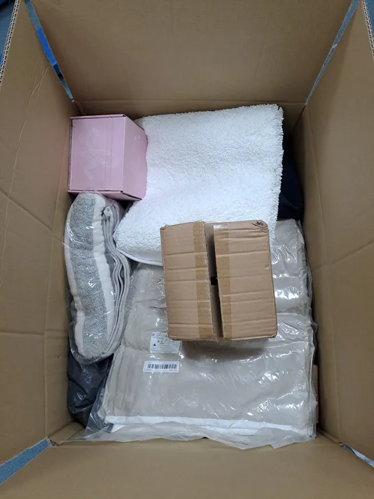 LARGE BOX OF APPROXIMATELY 15 ASSORTED HOUSEHOLD  ITEMS TOO INCLUDE TOWELS , BLANKETS , FOIL , ETC 