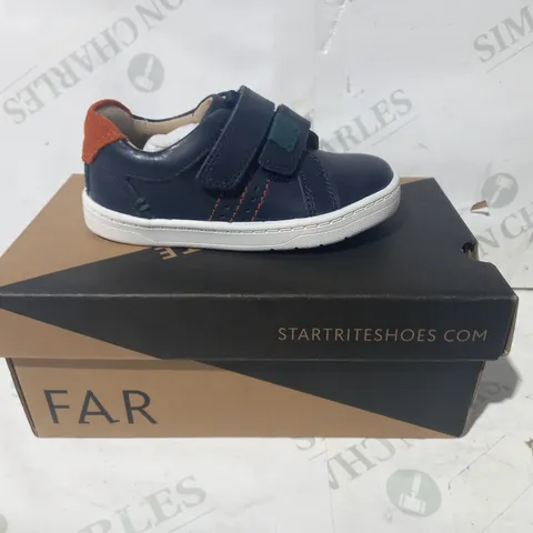 BOXED PAIR OF START RITE EXPLORE KIDS VELCRO STRAP TRAINERS IN NAVY EU SIZE 23