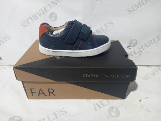 BOXED PAIR OF START RITE EXPLORE KIDS VELCRO STRAP TRAINERS IN NAVY EU SIZE 23