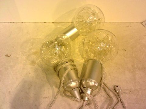 INDOOR/OUTDOOR SET OF PULL CORD LIGHTBULBS WITH COLOUR CHANGE FUNCTION