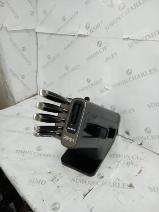 BOXED NINJA FOODI STAYSHARP KNIFE BLOCK WITH INTEGRATED SHARPENER K32005UK