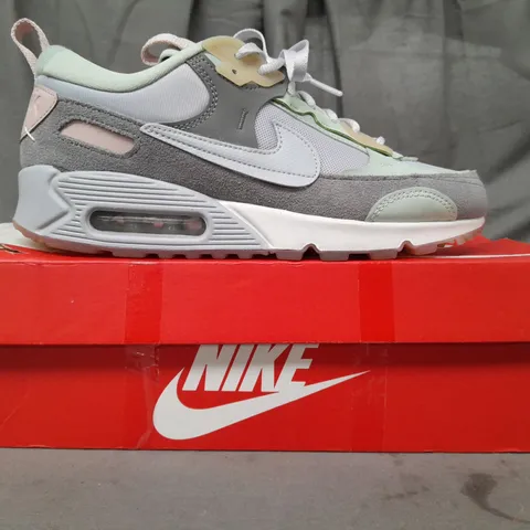 BOXED PAIR OF NIKE AIR MAX 90 FUTURE SHOES IN GREY/MULTI UK SIZE 6