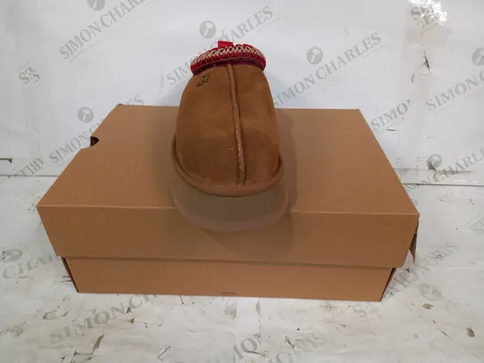 BOXED PAIR OF UGG FAUX SUEDE SLIP-ON CHUNKY SHOES IN CHESTNUT UK SIZE 7