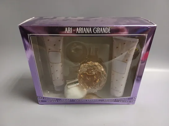 BOXED ARI BY ARIANA GRANDE SET