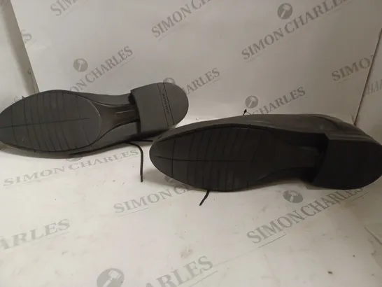 M&S AIRFLEX BLACK LEATHER SHOES- UK 9.5