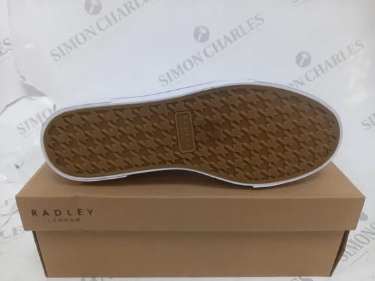 BOXED PAIR OF RADLEY LONDON CANVAS TRAINERS IN CREAM/NAVY UK SIZE 6