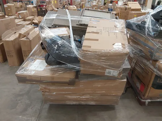 PALLET OF ASSORTED GARDEN AND PATIO FURNITURE PARTS 