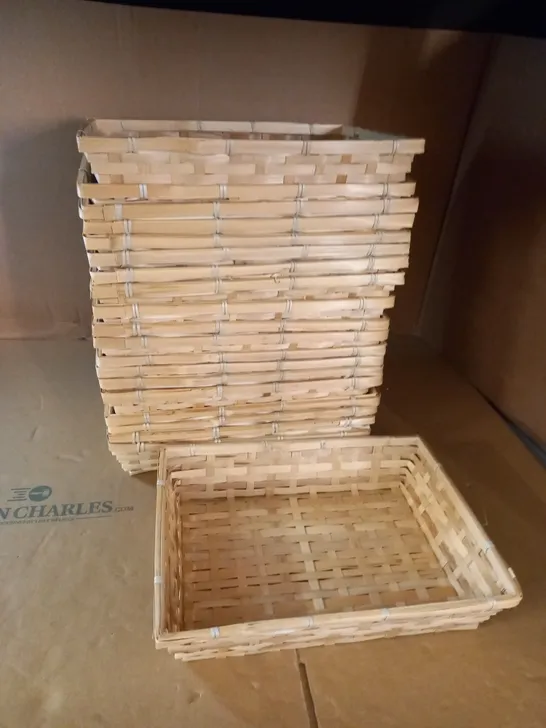 LOT OF 20 SHALLOW WICKER BASKET - 38X28X9CM