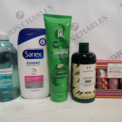BOX OF APPROX 15 ASSORTED HEALTH AND BEAUTY ITEMS TO INCLUDE - GIVE ME SHAMPOO - THE BODY SHOP GINGER - GARNER PURE ACTIVE MICELLAR CLEANING WATER ETC