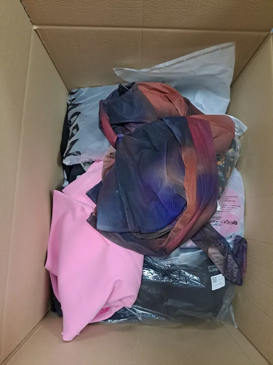 BOX OF ASSORTED CLOTHING TO INCLUDE JOGGERS, LEGGINGS, TOPS ETC