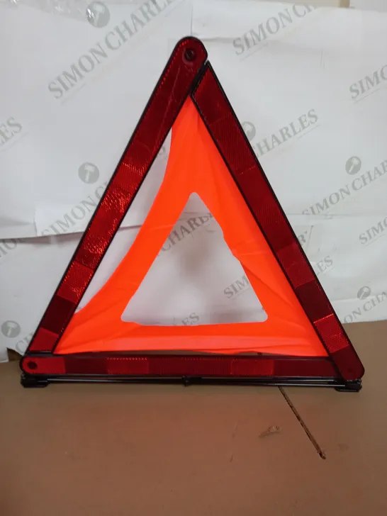 EMERGENCY WARNING TRIANGLE 