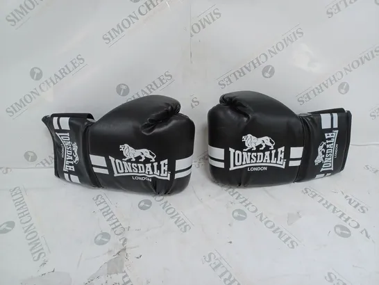 LONSDALE LONDON BOXING GLOVES UNPACKAGED