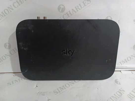 SKY Q BOX - ES130