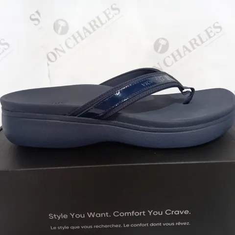 VIONIC PLATFORM OPEN TOE SANDAL IN NAVY - SIZE 7