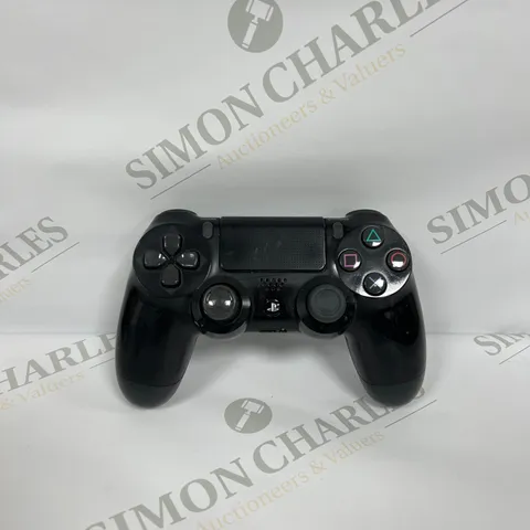 SONY PS4 DUALSHOCK CONTROLLER IN BLACK