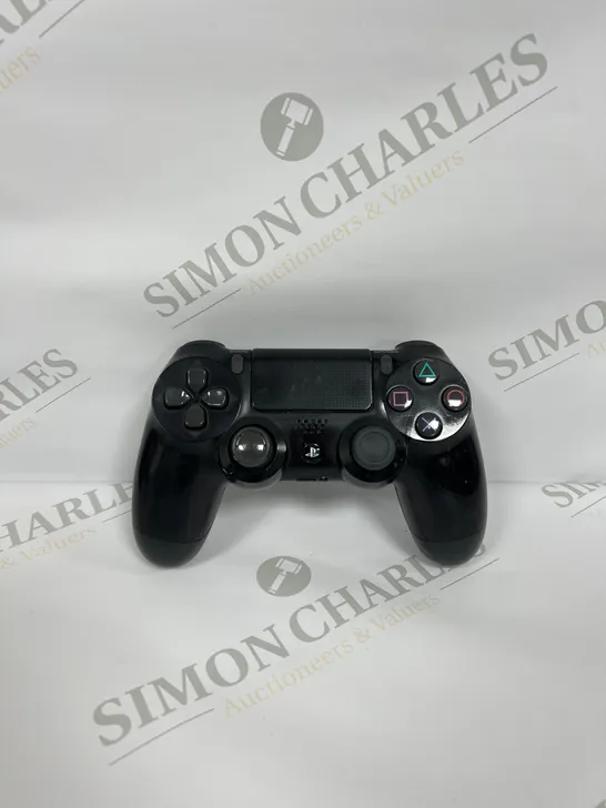 SONY PS4 DUALSHOCK CONTROLLER IN BLACK