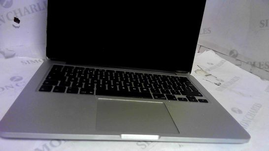 SILVER MACBOOK PRO CORE I5 2.6 13 INCH RETINA DISPLAY (2014) 8GB RAM