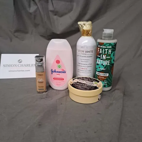 APPROXIMATELY 20 ASSORTED COSMETIC PRODUCTS TO INCLUDE L'OREAL TRUE MATCH FOUNDATION, JOHNSON'S BABY LOTION, AND FAITH IN NATURE CONDITIONER ETC. 