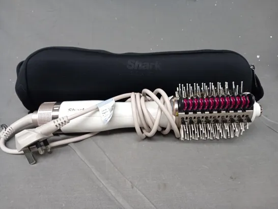 BOXED SHARK SMOOTH STYLE HEATED BRUSH AND SMOOTHING COMB